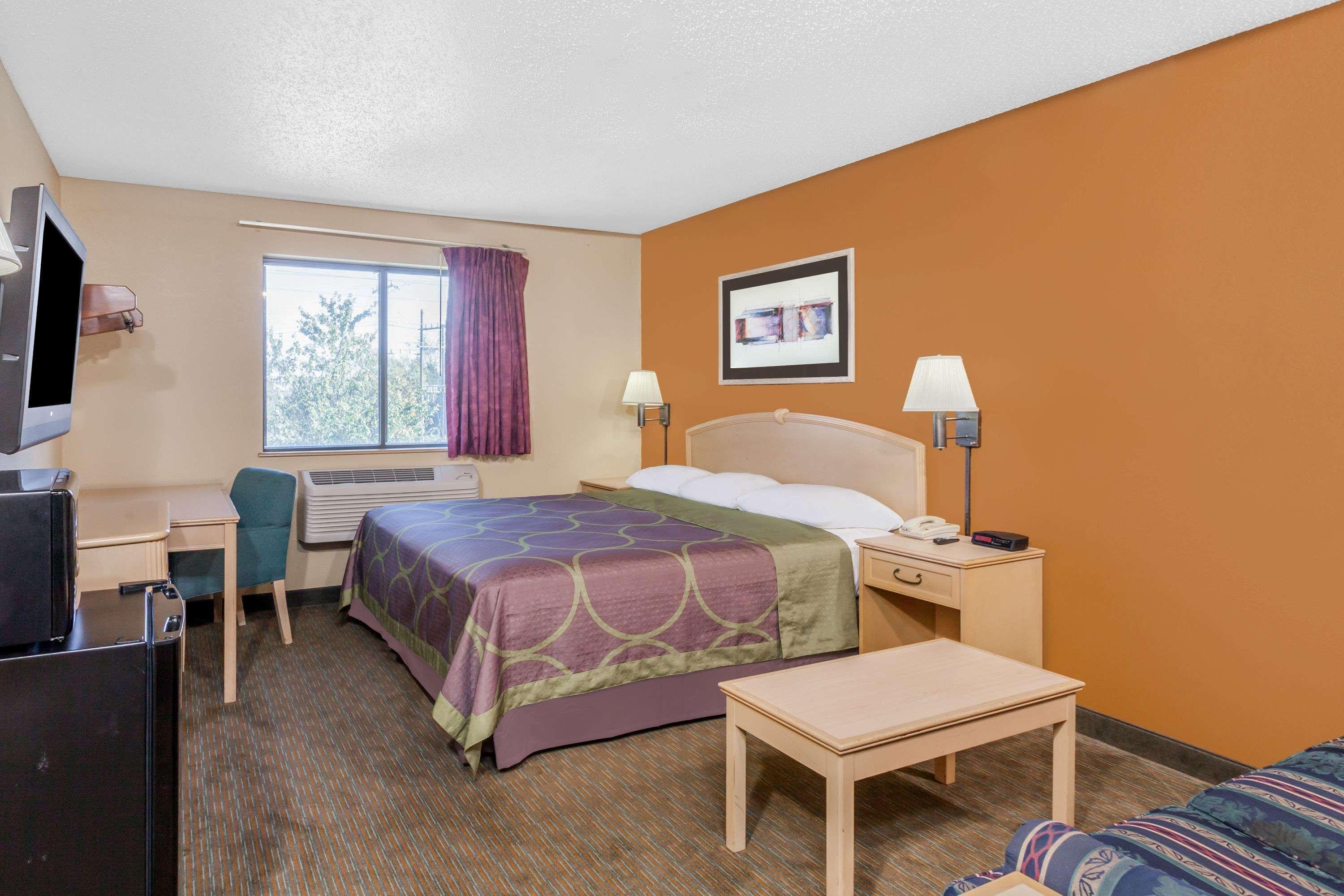 Готель Super 8 By Wyndham Charlotte/Amusement Park Area Екстер'єр фото